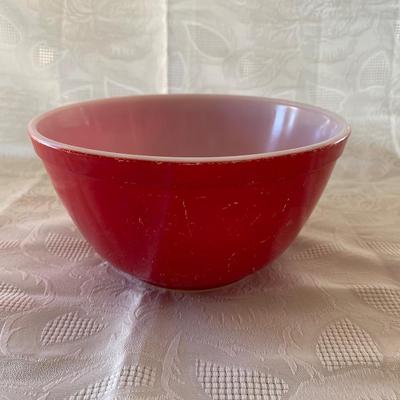 Vintage Pyrex red bowl