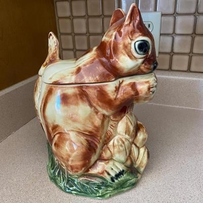 Collectible Vintage McCoy squirrel cookie jar