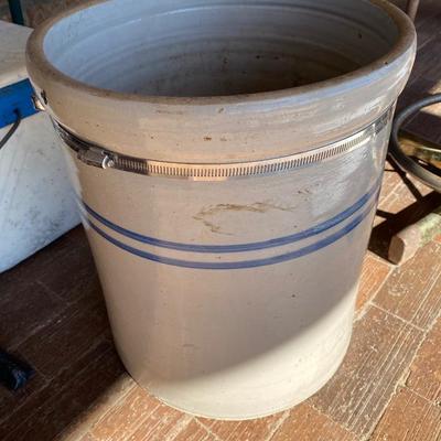Vintage 10 gallon crock