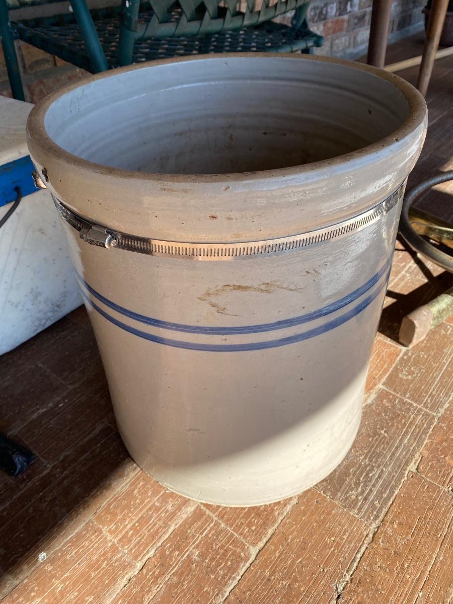Vintage 10 gallon crock