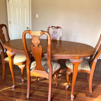 Solid Wood Table & 4 Chairs Set With Leafs