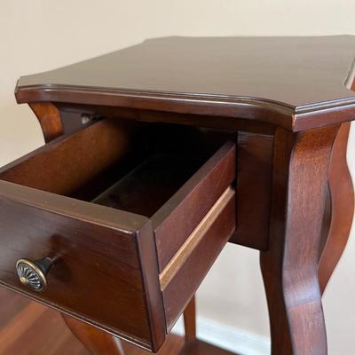 BOMBAY Accent End Table Walnut