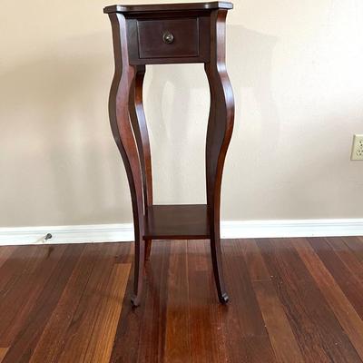 BOMBAY Accent End Table Walnut