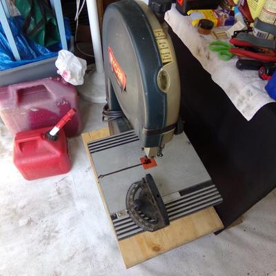 Ryobi 9" Band Saw. (Works).
