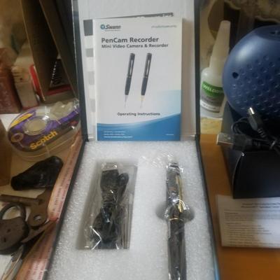 Sean Pen cam. mib &Vivitar  Blue tooth speaker  mib