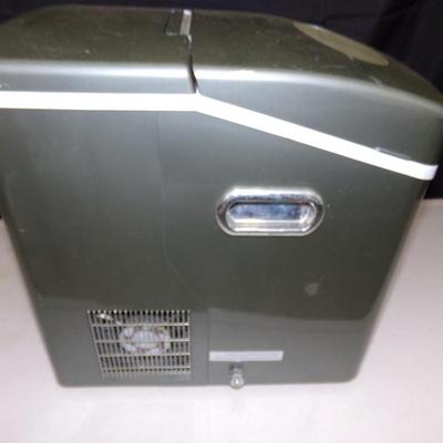 Edge Star Portable Ice Maker (Works).