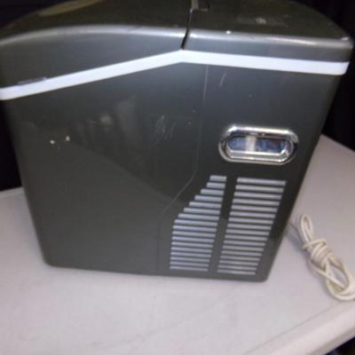 Edge Star Portable Ice Maker (Works).
