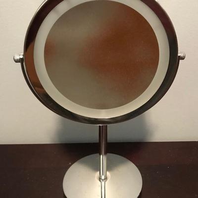 Lighted make up mirror