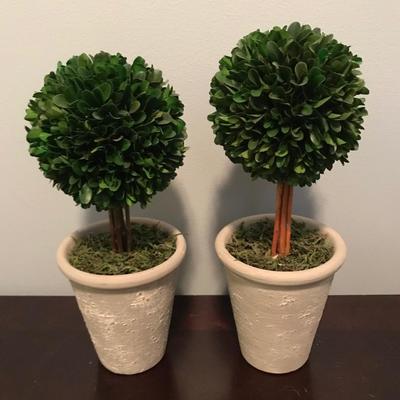 2 Topiary decorative greenery fake plants