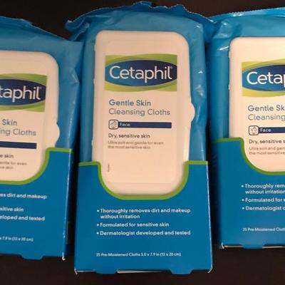 New in package Cetaphil cleansing cloths