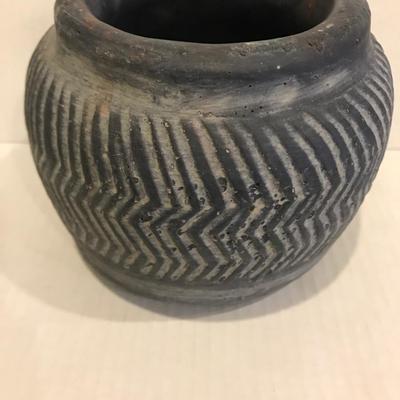 Pottery pot