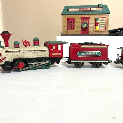 DICKENSVILLE  LIMITED TRAIN SET- Not Tested-