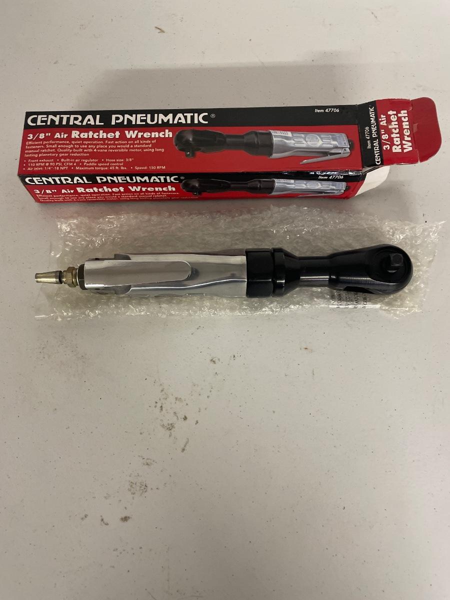 Central Pneumatic 3/8” air ratchet wrench