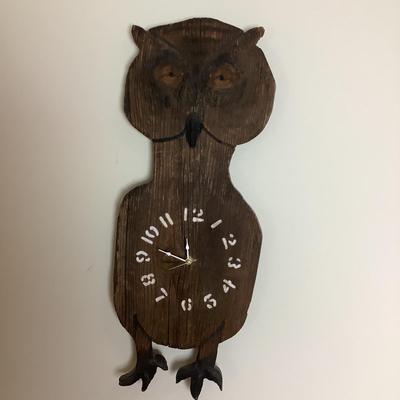543 Hand made Wooden Owl Clock