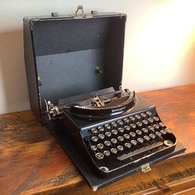 548 Antique Remington Typewriter with Case