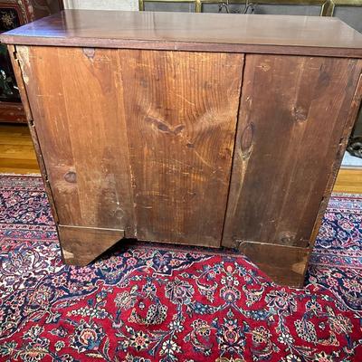 LOT #52. ANTIQUE HEPPLEWHITE BACHELOR'S CHEST WITH SLIDE OUT WRITING SURFACE