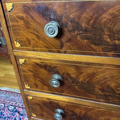 LOT #52. ANTIQUE HEPPLEWHITE BACHELOR'S CHEST WITH SLIDE OUT WRITING SURFACE