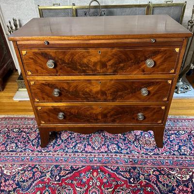 LOT #52. ANTIQUE HEPPLEWHITE BACHELOR'S CHEST WITH SLIDE OUT WRITING SURFACE