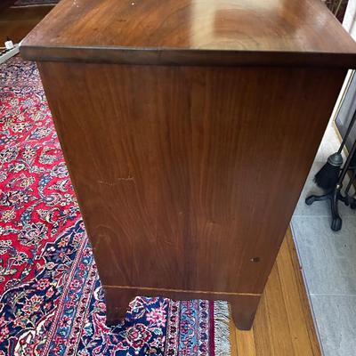 LOT #52. ANTIQUE HEPPLEWHITE BACHELOR'S CHEST WITH SLIDE OUT WRITING SURFACE