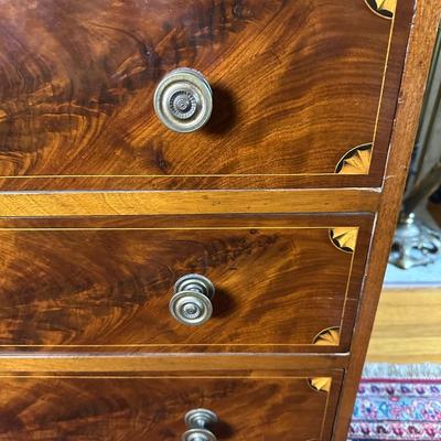 LOT #52. ANTIQUE HEPPLEWHITE BACHELOR'S CHEST WITH SLIDE OUT WRITING SURFACE