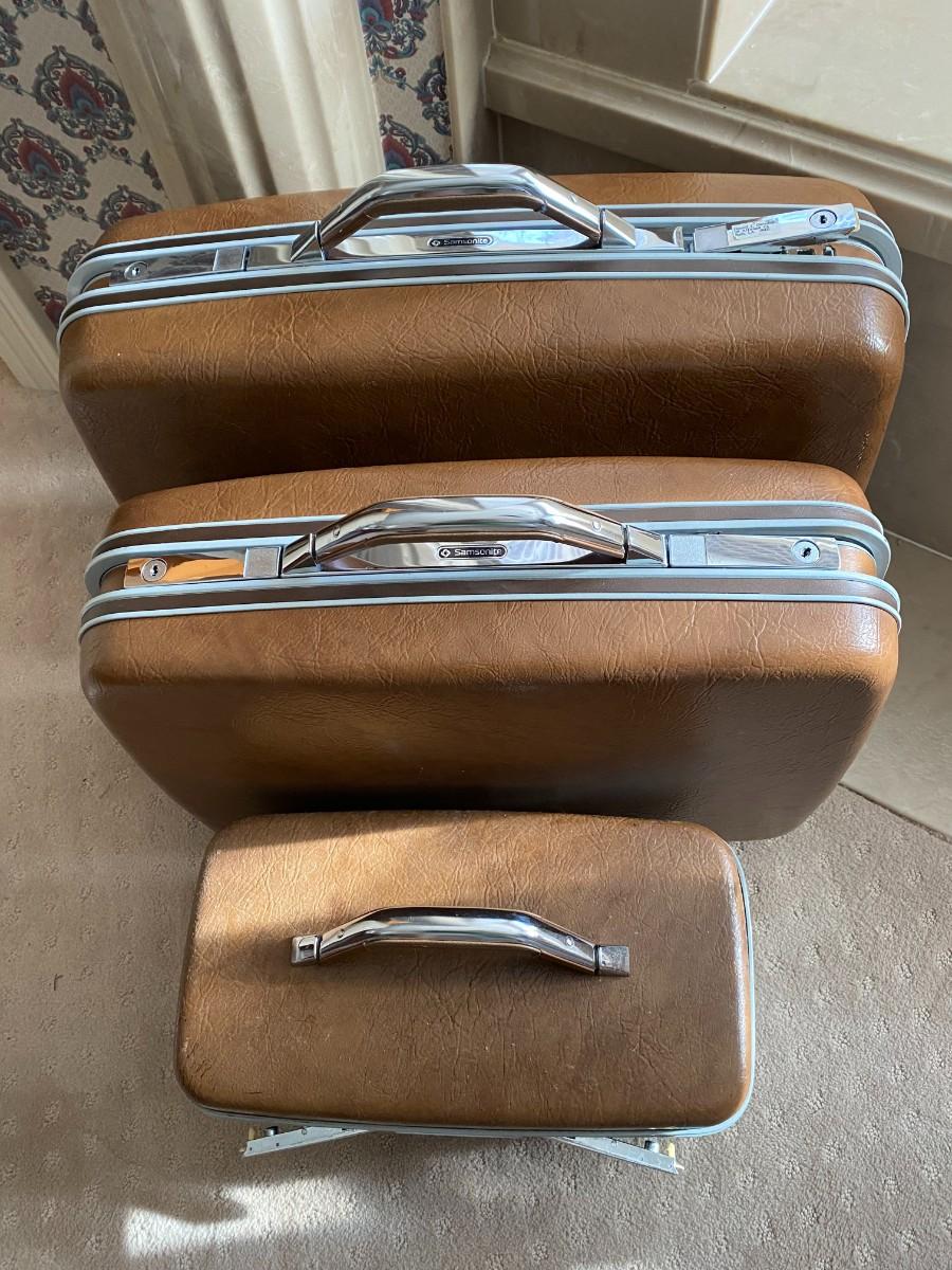 Set of 3 vintage Samsonite luggage