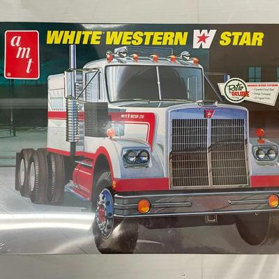 Model Trucks 51