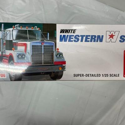 Model Trucks 51