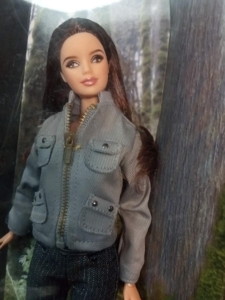 BARBIE COLLECTOR TWILIGHT SAGA BELLA DOLL | EstateSales.org