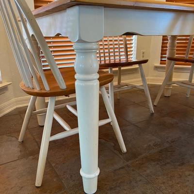 Farmhouse Distressed Kitchen Table & 4 Chairs