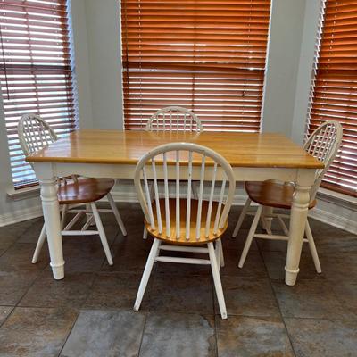 Farmhouse Distressed Kitchen Table & 4 Chairs