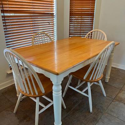 Farmhouse Distressed Kitchen Table & 4 Chairs