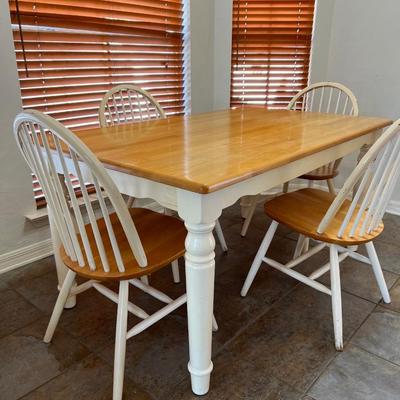 Farmhouse Distressed Kitchen Table & 4 Chairs