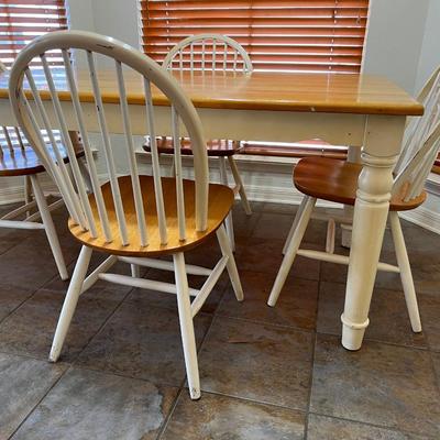 Farmhouse Distressed Kitchen Table & 4 Chairs