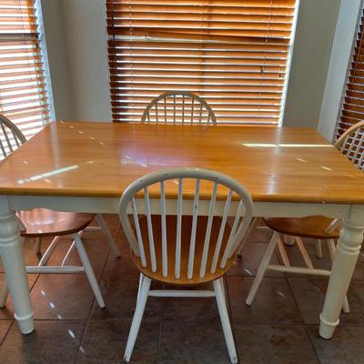 Farmhouse Distressed Kitchen Table & 4 Chairs