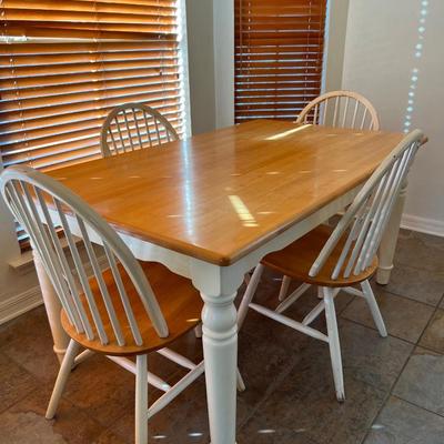Farmhouse Distressed Kitchen Table & 4 Chairs