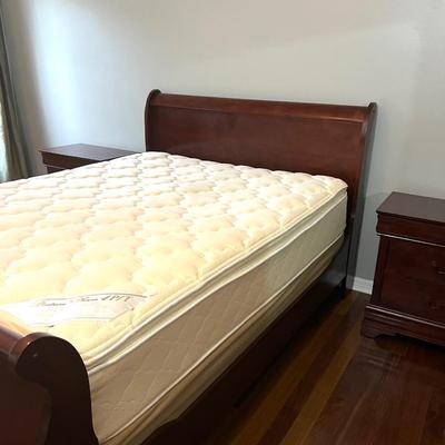 4 piece QUEEN BEDROOM SUITE **See Description**