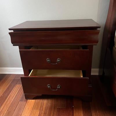 4 piece QUEEN BEDROOM SUITE **See Description**