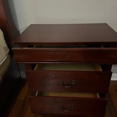 4 piece QUEEN BEDROOM SUITE **See Description**