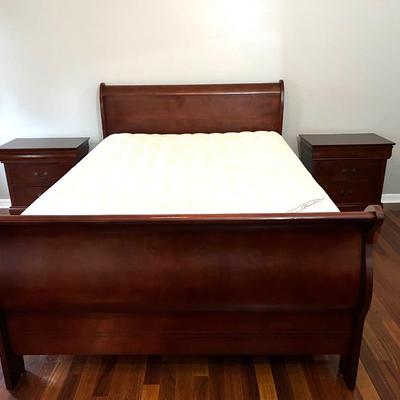 4 piece QUEEN BEDROOM SUITE **See Description**