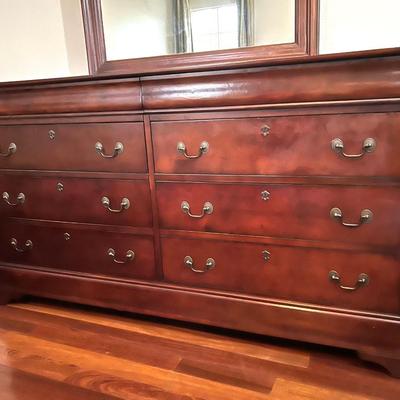4 piece QUEEN BEDROOM SUITE **See Description**