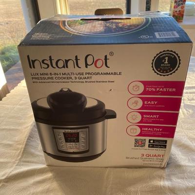 Instant pot, new in box, 3 quart