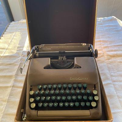 Vintage portable Smith Corona manual typewriter
