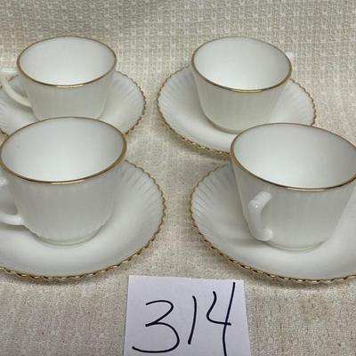 Vintage Gold Trimmed Tea Cups & Saucers with Scallop Edges