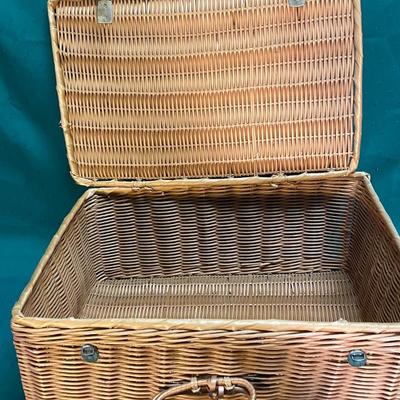 Vintage Wicker Picnic Basket