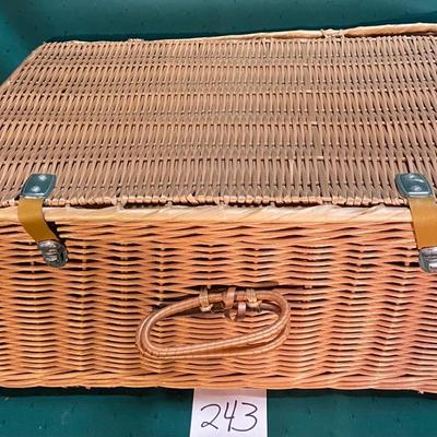 Vintage Wicker Picnic Basket