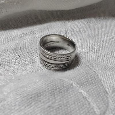 Beautiful Very Vintage Italian 925 Ring Size 8