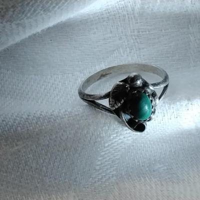 Pretty Malachite Ivy and Leaves Ring Size 5.5