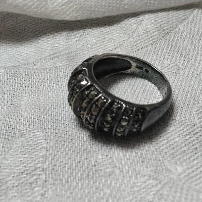 Stunning Marcasite Black Sterling Silver Ring Size 6