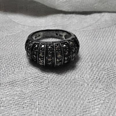 Stunning Marcasite Black Sterling Silver Ring Size 6