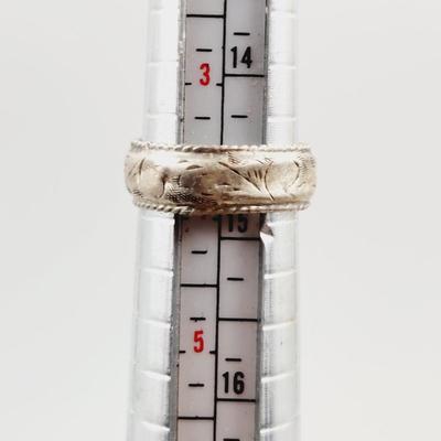 ETCHED .925 SILVER RING SIZE 4